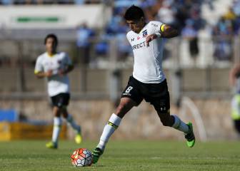 Betis quiere a Esteban Pavez y ofrecería a Lorenzo Reyes