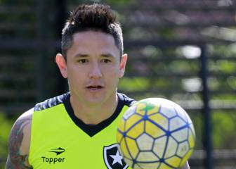 Gustavo Canales sufre en Brasil y no seguiría en Botafogo