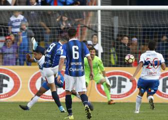 Huachipato destroza el sueño del tricampeonato de la UC