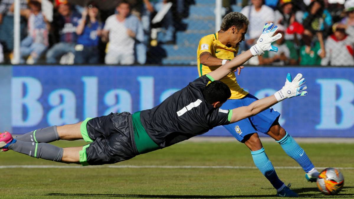 Un genial Carlos Lampe evitó el triunfo de Brasil en Bolivia