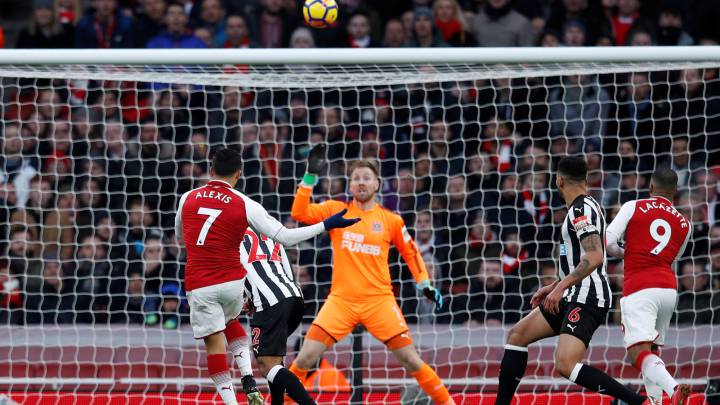 Arsenal de Alexis vence con lo justo a un débil Newcastle