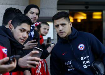 Locura, enojo y Bravo: así vive la Roja su primera gira con Rueda