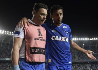 Figura de Cruzeiro, rival de la U, sufre grave lesión