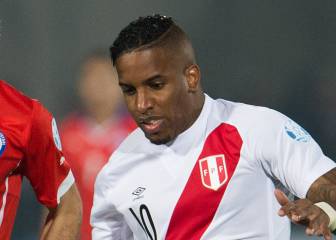 Perú pierde a Farfán por lesión antes de enfrentar a la Roja