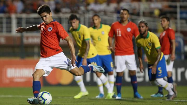 El cuadro dirigido por Bernardo Redín cayó en el duelo jugado en el estadio Pacaembú. Matheus Cuña marcó en tres ocasiones para Brasil, descontó Dávila para Chile.
