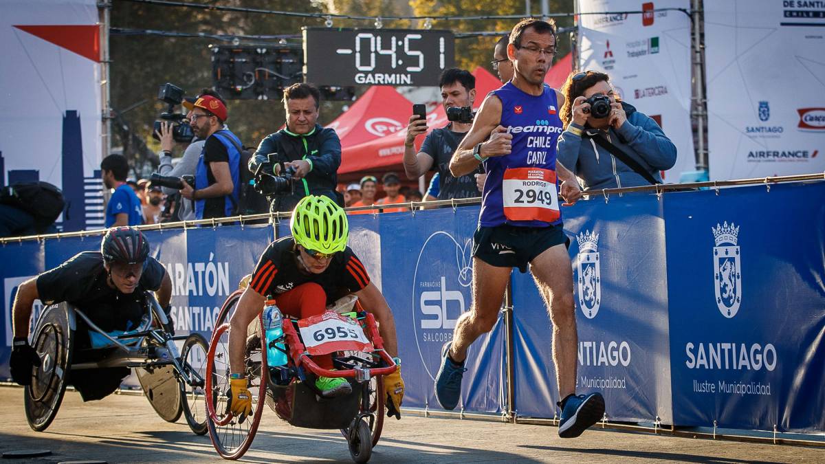 Maratón de Santiago 2020 crea programa para corredores con discapacidad - AS Chile
