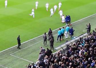 Ni se inmutó: la reacción de Bielsa en goles clave del Leeds