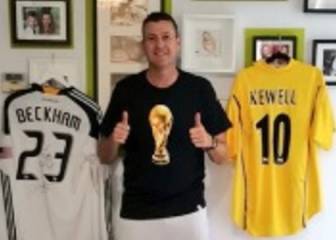 Ex seleccionado inglés mostró orgulloso su camiseta de Colo Colo