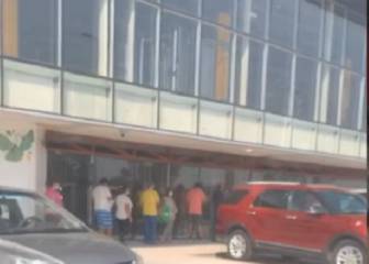 La particular reacción de un delantero de Colo Colo al ver la gran fila de un supermercado