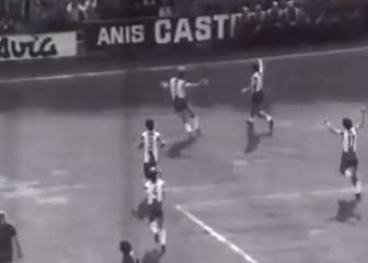 ¡Su primer gol al Barça! El tanto de Caszely en el derbi catalán