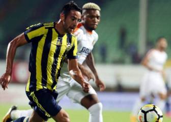 La decisión de Fenerbahce sobre el futuro de Mauricio Isla