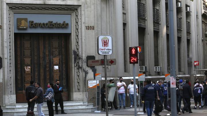 Horarios de los bancos en Chile del 28 de abril al 3 de mayo: BancoEstado, BBVA, Banco Chile...