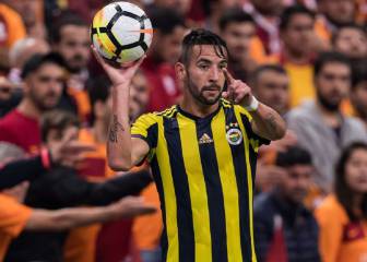 Isla acumula ofertas: recibiría sorpresiva propuesta desde Barcelona