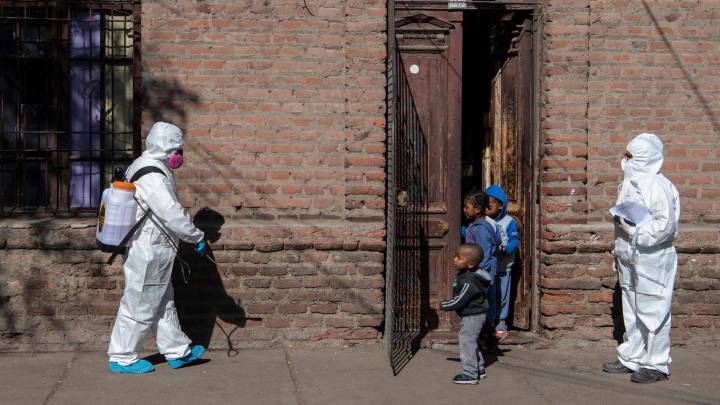 Curva del coronavirus en Chile hoy, 18 de mayo: ¿cuántos casos, contagios y muertes hay?