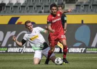 Charles Aránguiz festejó ante los hinchas de cartón