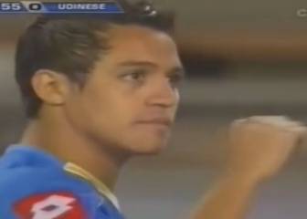 A puras patadas: el poco visto debut de Alexis en Udinese