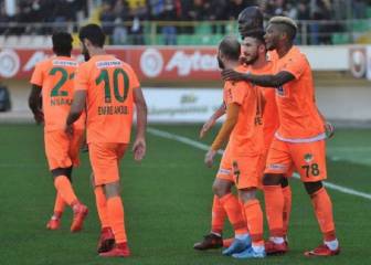 El vuelco que podría dar el futuro de Junior en Turquía