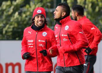 Valdivia elige a los dos mejores jugadores chilenos de la historia