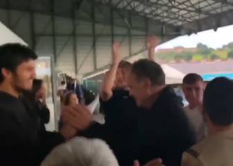 La celebración más intima del Leeds: ¡puros abrazos a Bielsa!