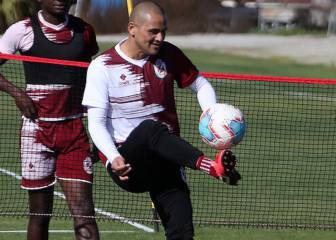 La marca goleadora que 'Chupete' Suazo busca alcanzar en Primera