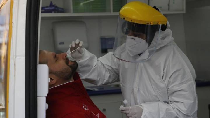 Curva y mapa de casos, contagios y muertes por región en Chile, hoy, 25 de agosto