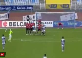 El inolvidable gol de tiro libre que anotó Bravo en España