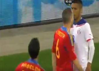 Vidal vs Iniesta: a 9 años de esta brutal pelea en un amistoso entre Chile y España
