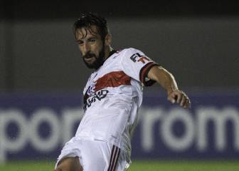 Isla hace olvidar a Rafinha: impresionó en su debut de titular