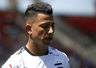 Protesta en el Monumental: exigen la salida de Leo Valencia