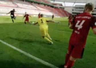 ¡Como un '9'!: así definió Aránguiz en su primer gol como capitán del Leverkusen