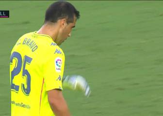 Casi lo sorprende: la notable atajada de Bravo a Orellana