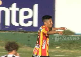 Con un leve desvío: el nuevo gol de Gonzalo Jara en Uruguay