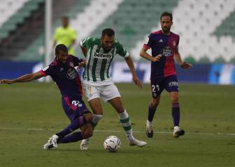 El dilema del '9' que inquieta a Manuel Pellegrini en el Betis
