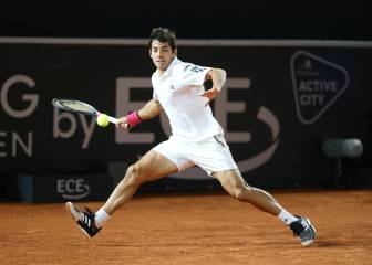 Garin se prende y desafiará a Tsitsipas en semis de Hamburgo