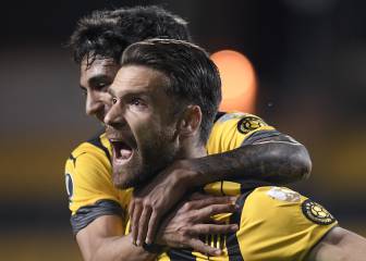 Peñarol hunde a Colo Colo