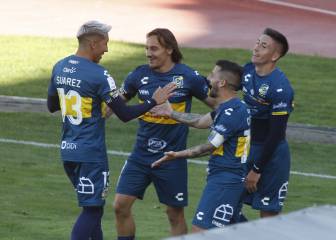 Everton goleó a Curicó y se afirmó de cara al clásico porteño