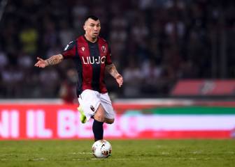 Medel sale lesionado y podría ser la tercera baja de la Roja