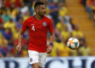 La Roja recupera a Isla para el duelo ante Colombia