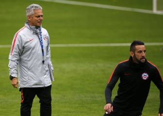 El dilema de Rueda: ¿quién sale para que entre Isla?