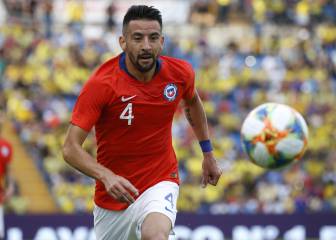 Isla, titular: las dos opciones que maneja Rueda en la defensa