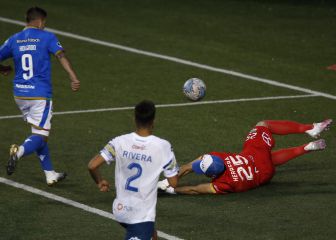 Herrera fue figura en un duelo lleno de polémicas