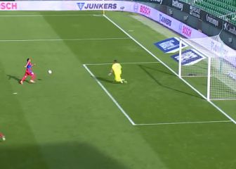 ¡Mano a mano! La genial atajada de Bravo que sacó aplausos