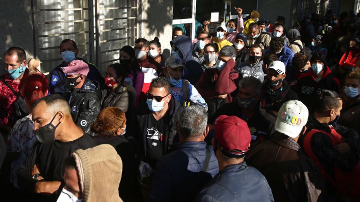 Curva y mapa de casos, contagios y muertes por región en Chile, hoy, 2 de noviembre