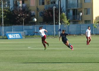 ¡Sombrero increíble! La jugada de crack de la U que terminó en gol