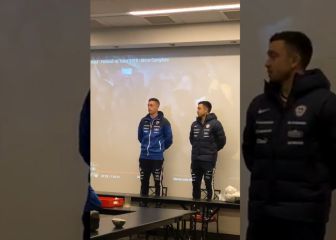 Con risas y bromas: Vidal grabó la presentación de los nuevos en la Roja