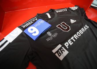 Así es la camiseta negra de la U en homenaje a Carlos Campos