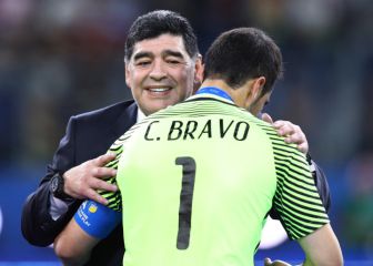 El día que Maradona consoló a Bravo en la Copa Confederaciones