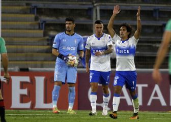 Católica supera nuevamente a la U en un récord internacional