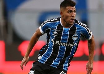 La curiosa acción de Pinares: ¡el VAR lo salvó de la roja!