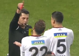 Inexplicable: la extraña tarjeta roja que recibió Roco en Turquía